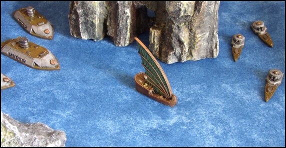 Les Nains pourchassent une frgate des Seigneurs Dragons avant qu'elle ne parvienne  rejoindre le gros de la flotte...